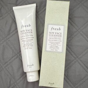 Fresh Soy Face Cleanser, New in box, 5fl oz